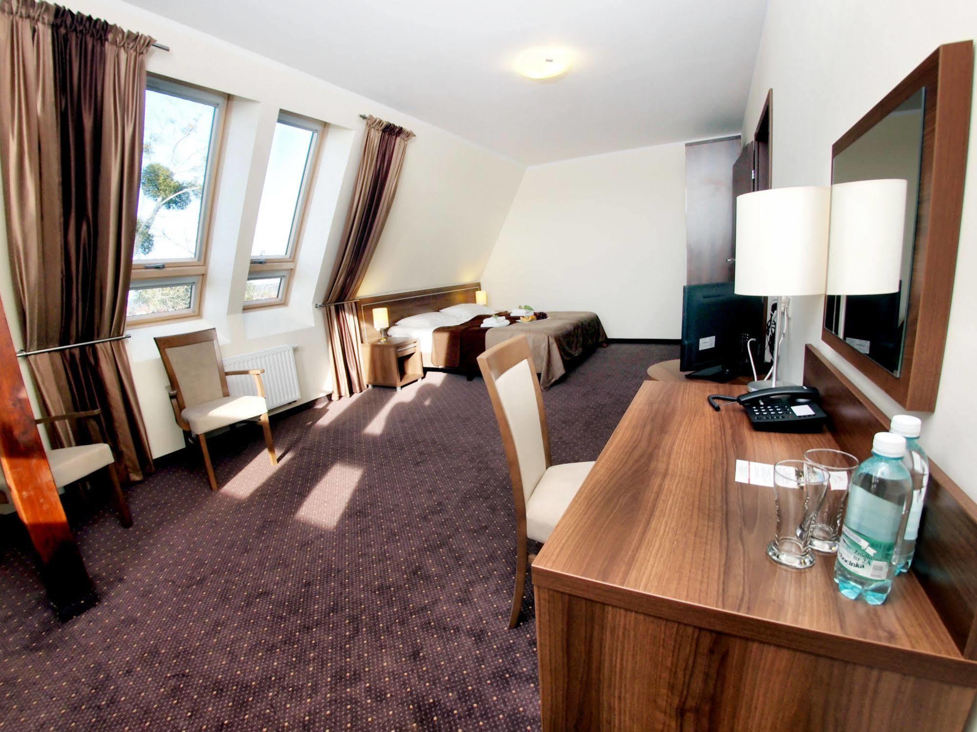 Hotel Austeria Conference & Spa Ciechocinek Kültér fotó